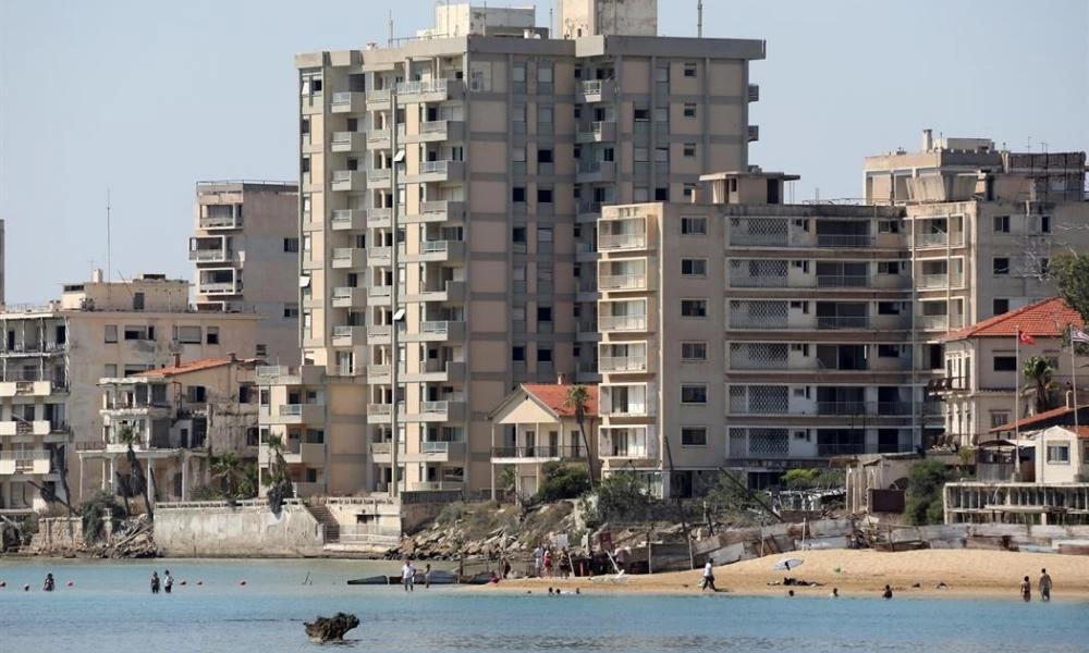 Άνευ προηγουμένου η πρόκληση στα Βαρώσια - Το πικ-νικ του Ερντογάν πάνω στους τάφους Ελληνοκυπρίων